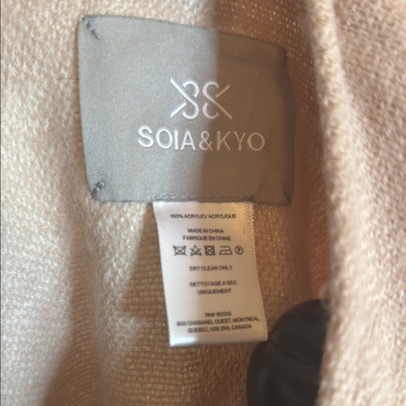 Soia & Kyo Light Tan Shawl - Picture 2 of 4
